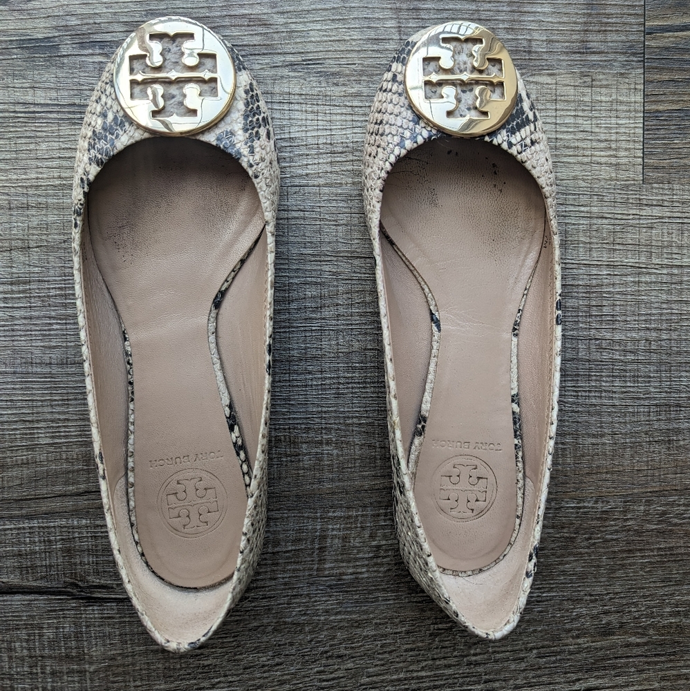New Tory Burch leather snakeskin ballet flats with gold hardware
